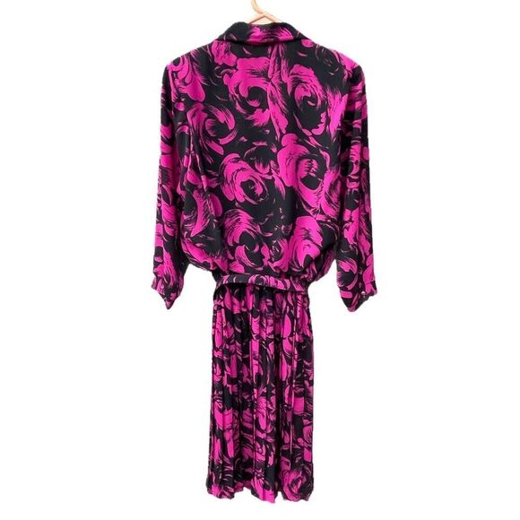 Vintage Lady Carol size Medium ( measured) pleated skirt dress. - Picture 2 of 8